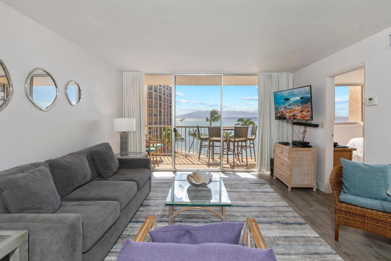 Beachfront Bliss: Oceanside Retreat with Central Dining Villa Kahana Exterior photo