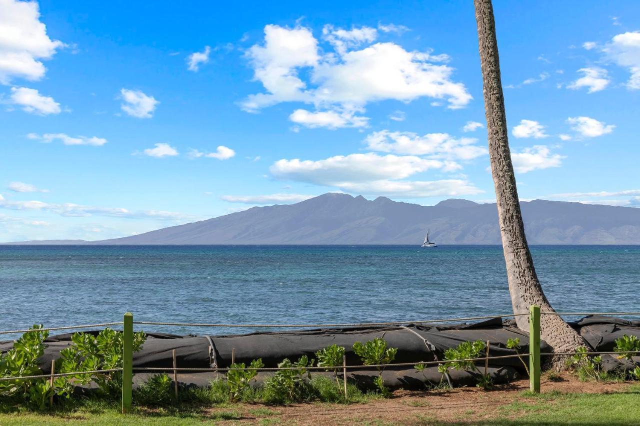Beachfront Bliss: Oceanside Retreat with Central Dining Villa Kahana Exterior photo