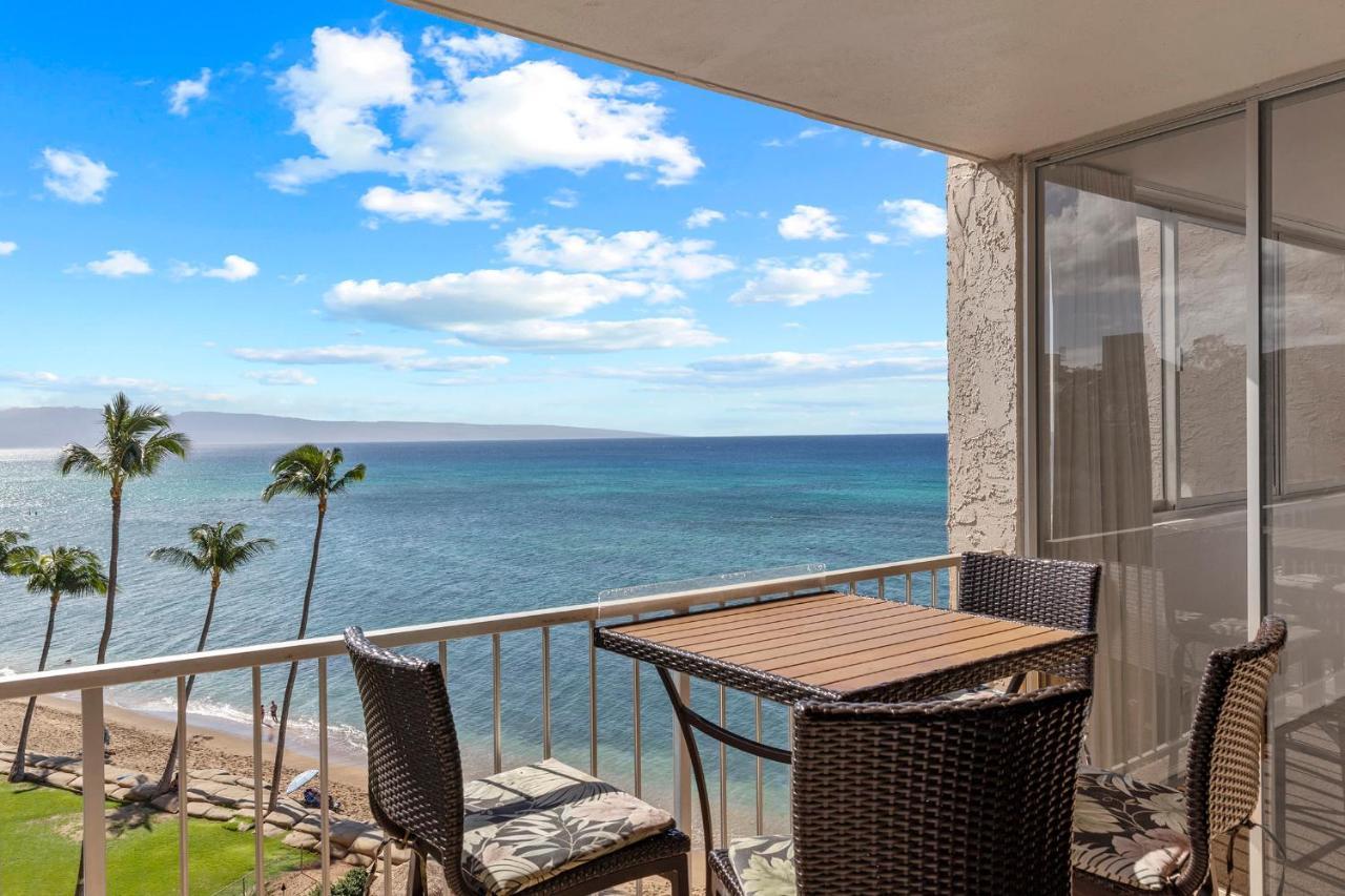 Beachfront Bliss: Oceanside Retreat with Central Dining Villa Kahana Exterior photo