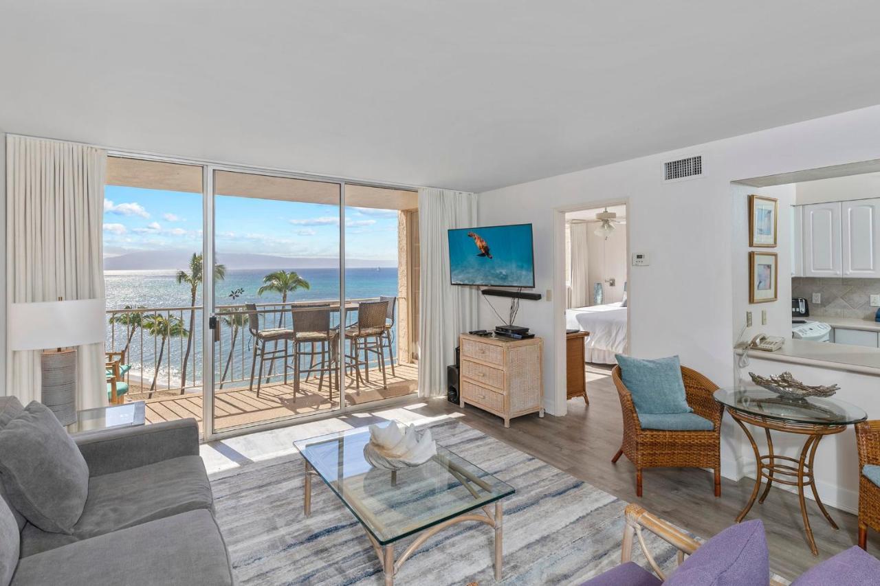 Beachfront Bliss: Oceanside Retreat with Central Dining Villa Kahana Exterior photo